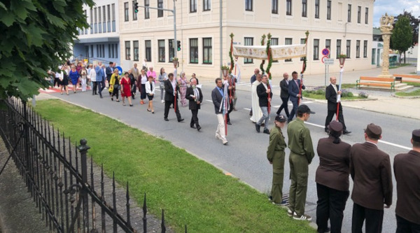 Fronleichnamsprozession - tijelovska procesija