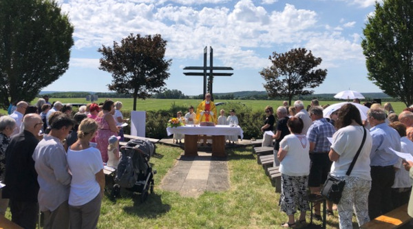 hl. Messe beim Papstkreuz